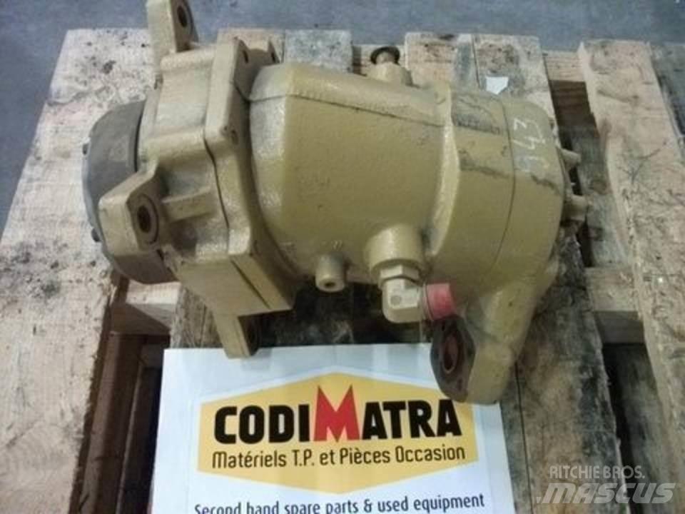 CAT 943 Hidraulikos įrenginiai