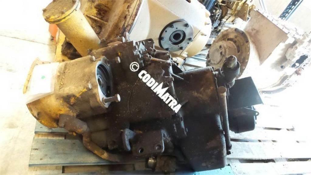 CAT 944A Transmisijos