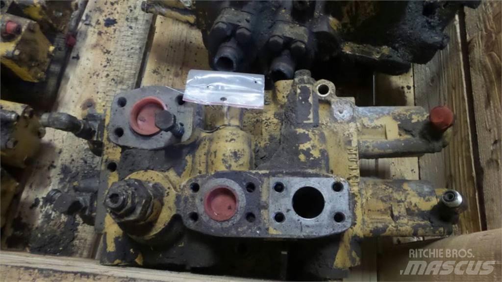CAT 950F Hidraulikos įrenginiai