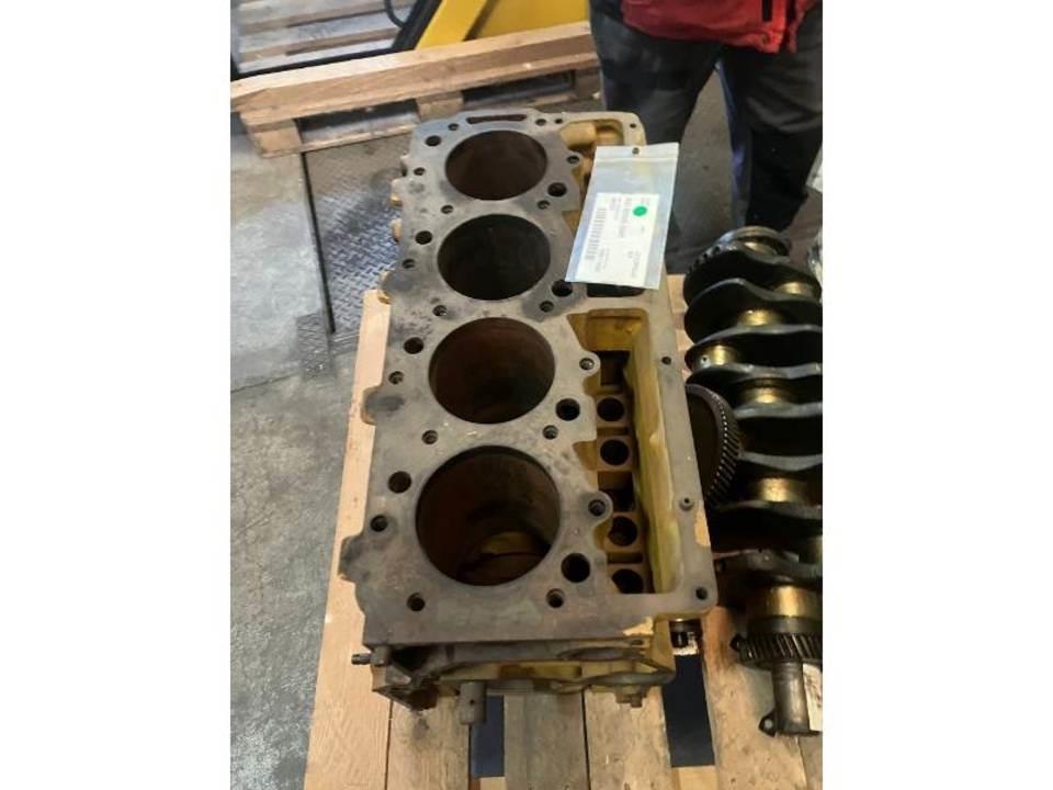 CAT 953 Varikliai