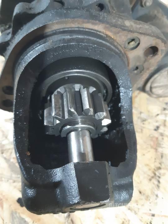 CAT 963B Varikliai