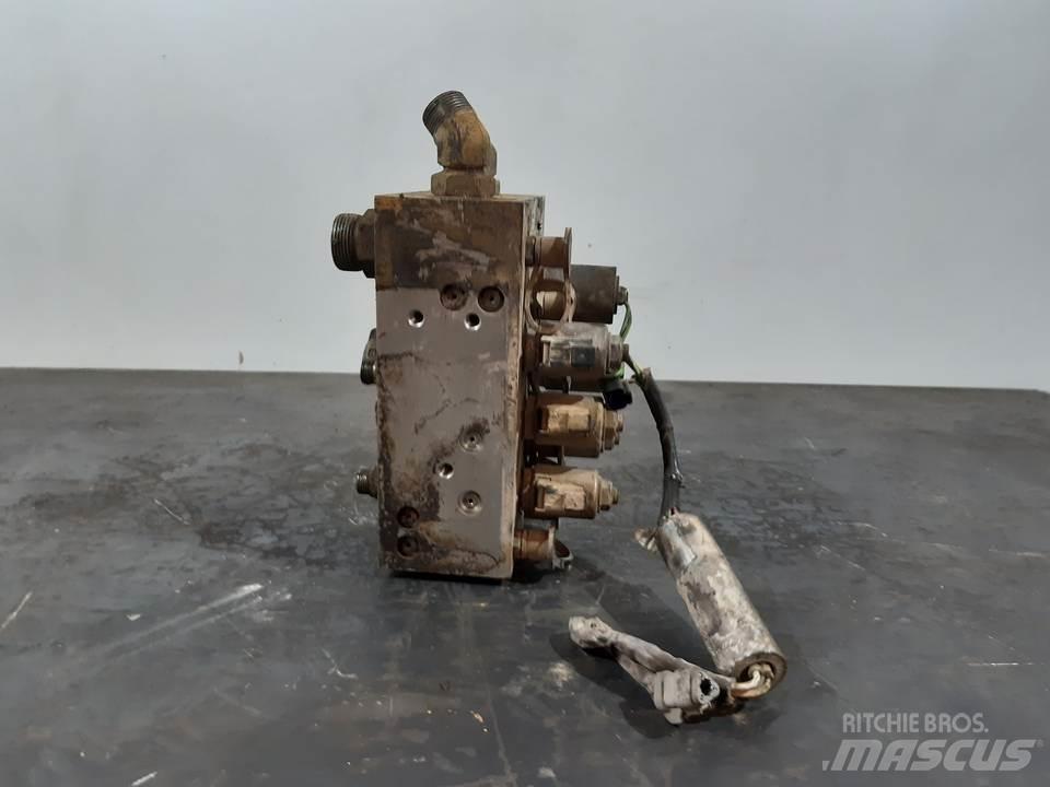 CAT 963C Kabinos ir interjeras