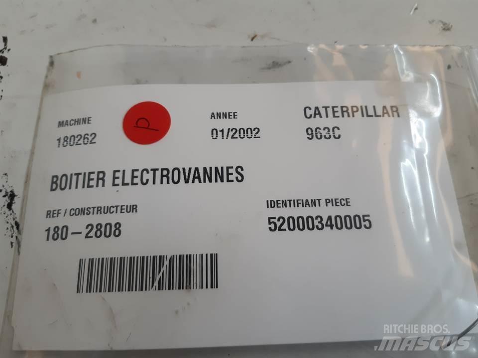 CAT 963C Kabinos ir interjeras