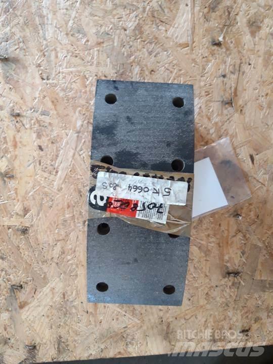 CAT 966C Vikšrai, grandinės ir važiuoklės