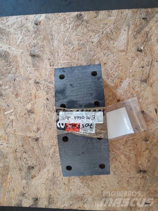 CAT 966C Vikšrai, grandinės ir važiuoklės