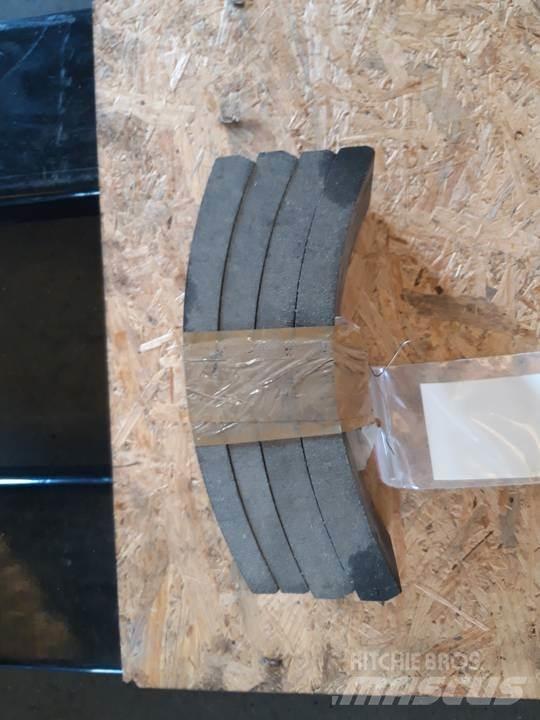 CAT 966C Vikšrai, grandinės ir važiuoklės