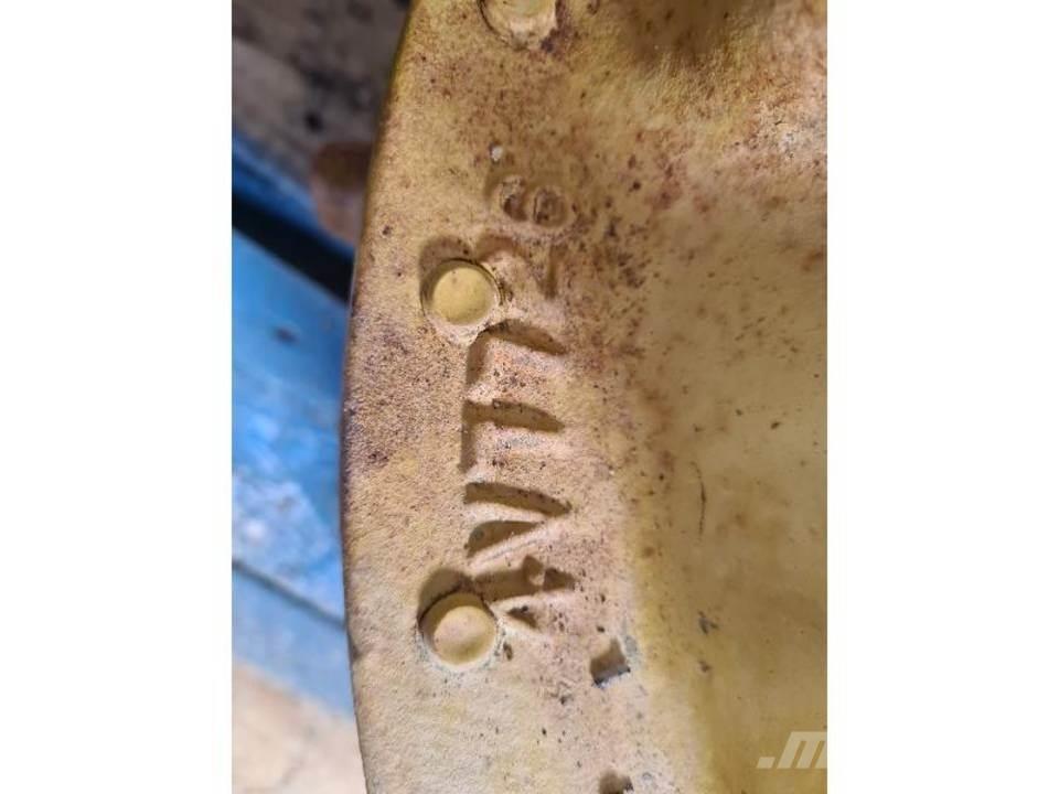 CAT 988B Transmisijos