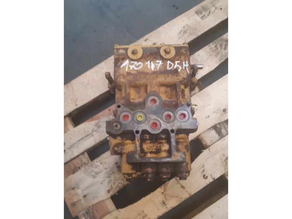 CAT D5H Hidraulikos įrenginiai