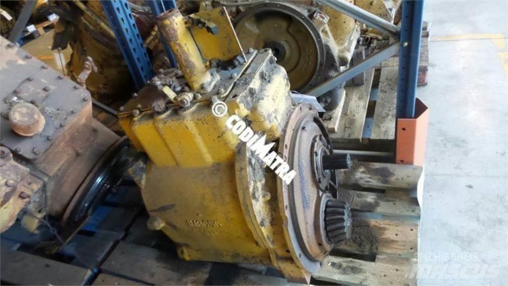 CAT D7E Transmisijos