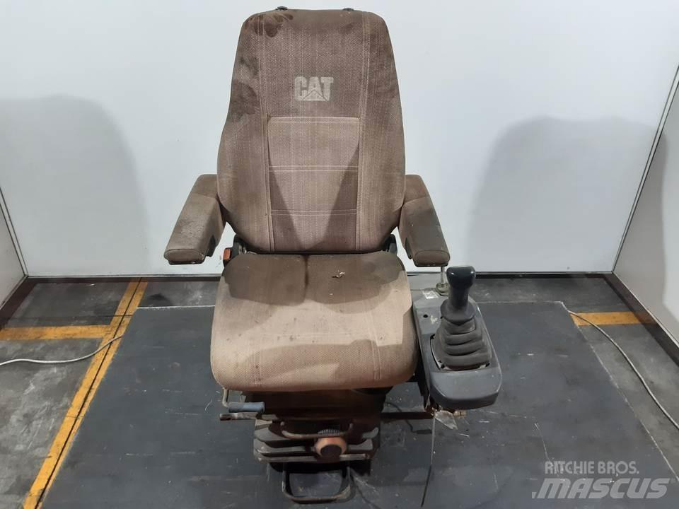 CAT M312 Kabinos ir interjeras