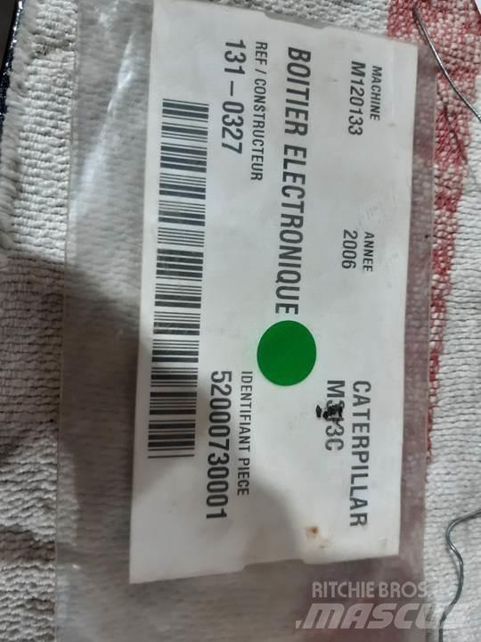 CAT M313C Kabinos ir interjeras