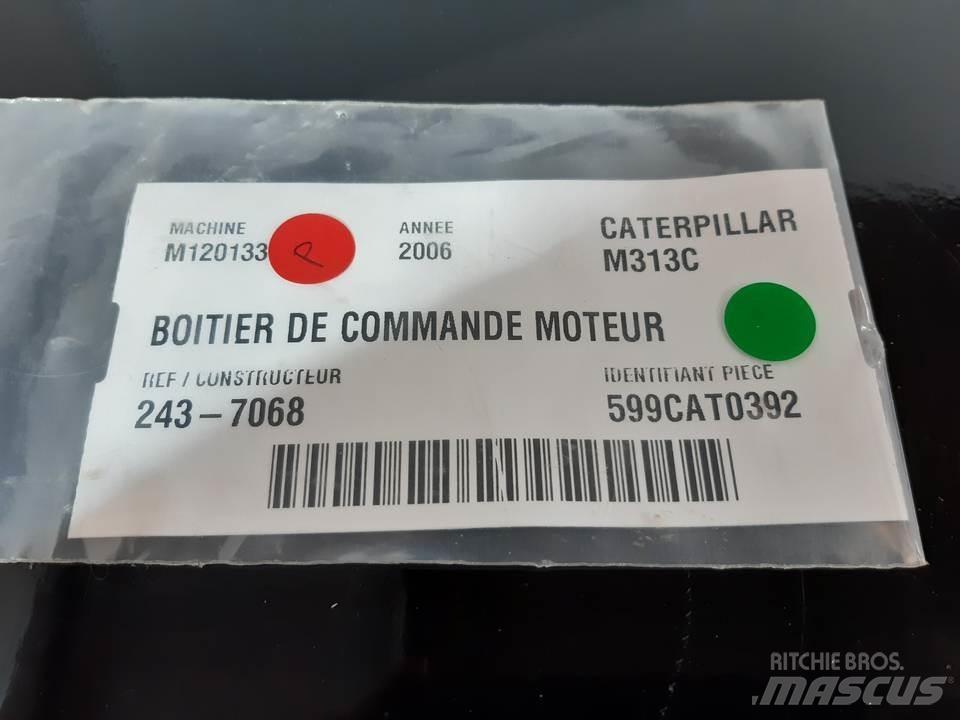CAT M313C Kabinos ir interjeras