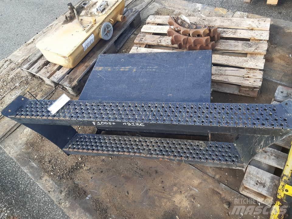CAT M318C Kabinos ir interjeras