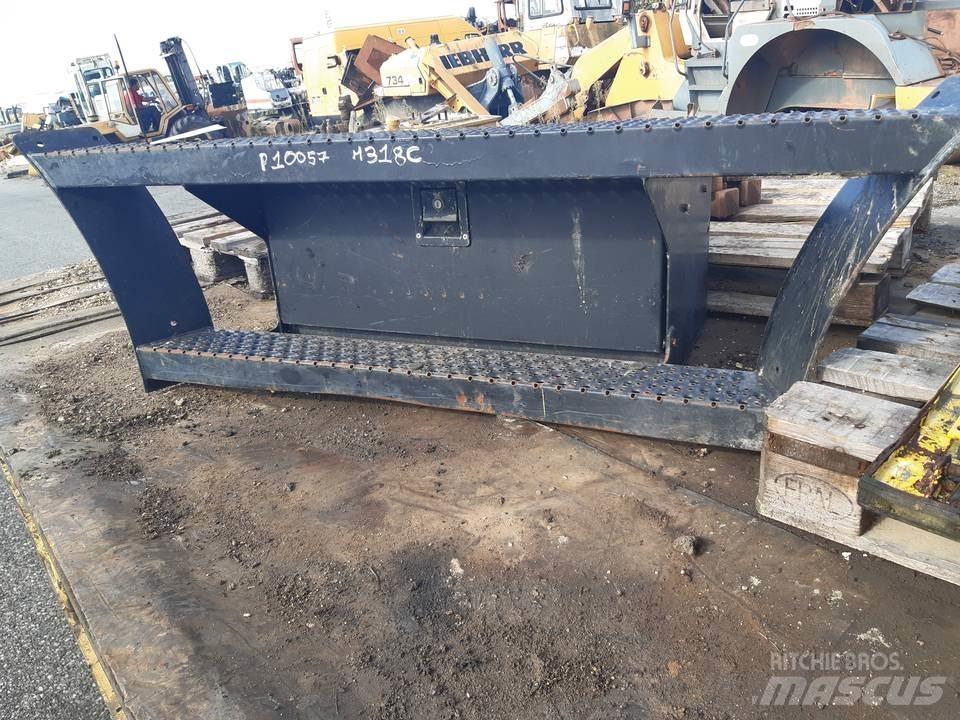 CAT M318C Kabinos ir interjeras