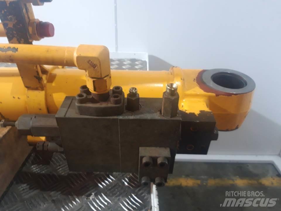 JCB JS160 Hidraulikos įrenginiai