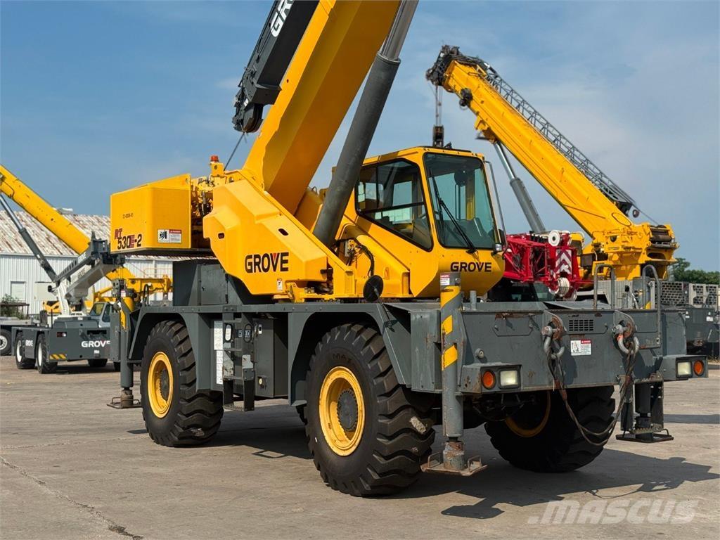 Grove RT530E Neapdoroto reljefo kranai