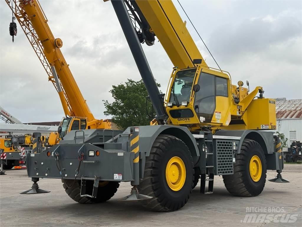 Grove RT880E Neapdoroto reljefo kranai