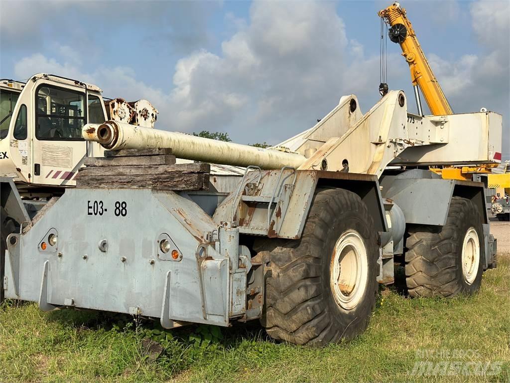 Terex RT 775 Neapdoroto reljefo kranai
