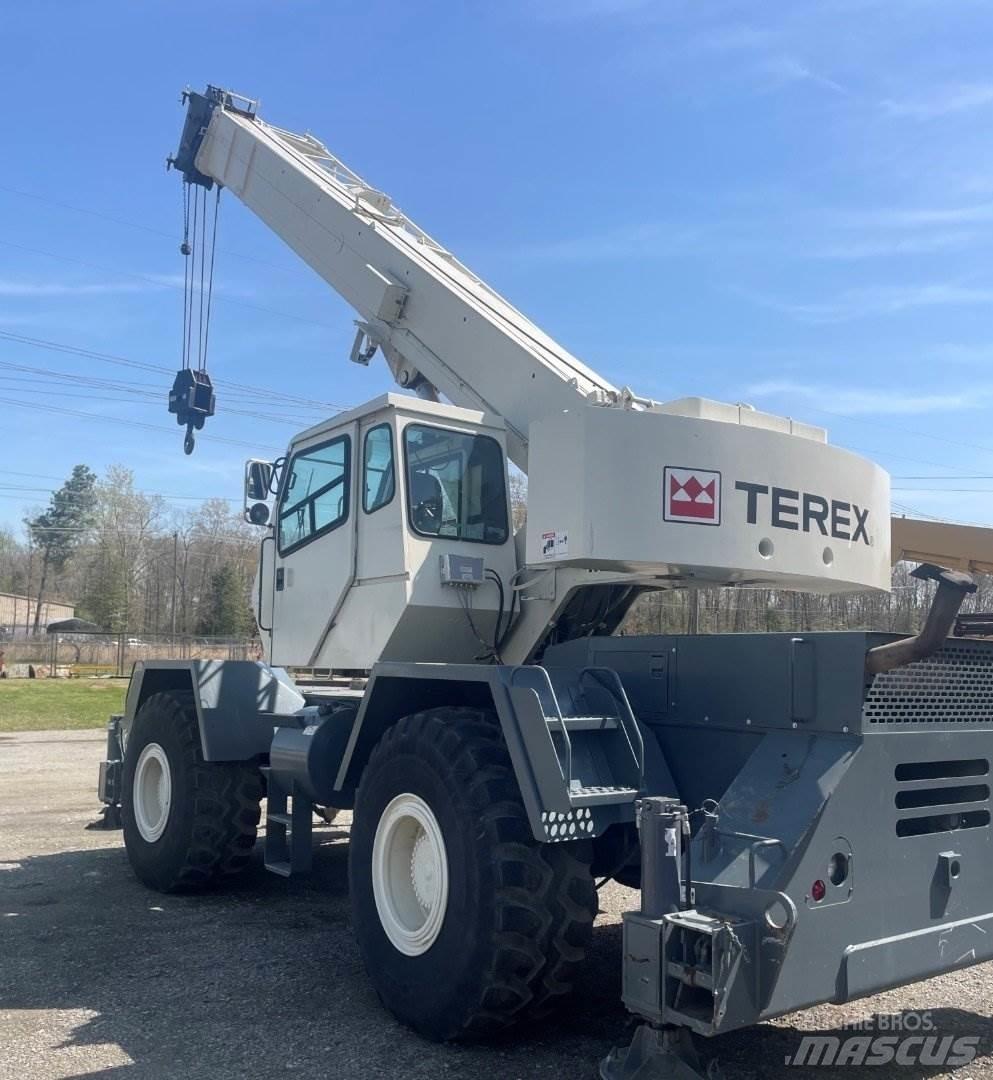 Terex RT 335 Neapdoroto reljefo kranai