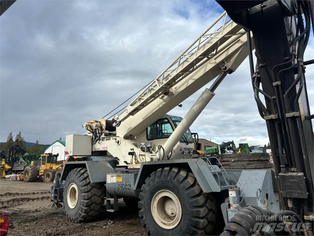 Terex RT 665 Neapdoroto reljefo kranai