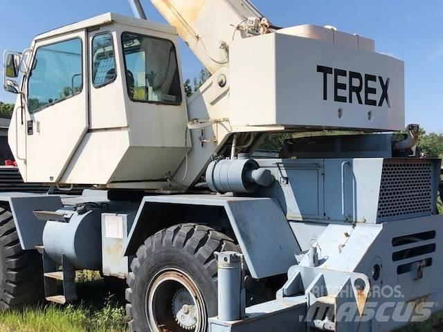 Terex RT230E Neapdoroto reljefo kranai