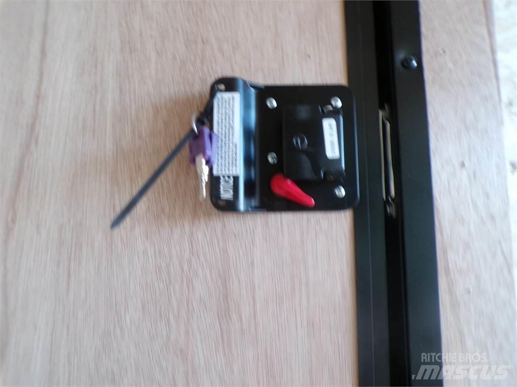  Stealth Dengtos priekabos