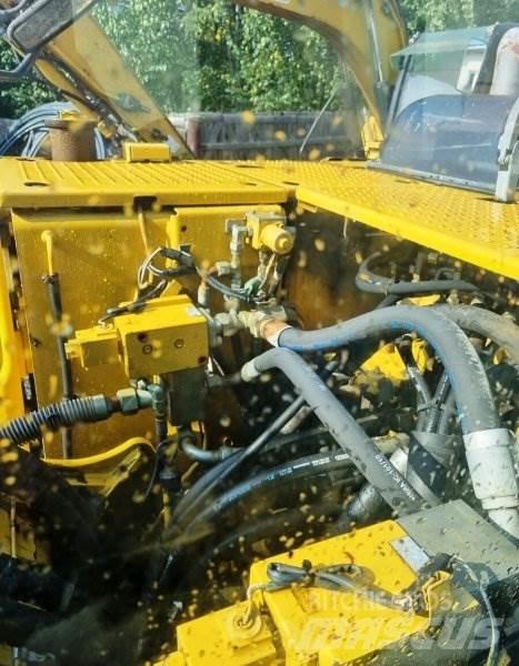CAT 312 C Vikšriniai ekskavatoriai