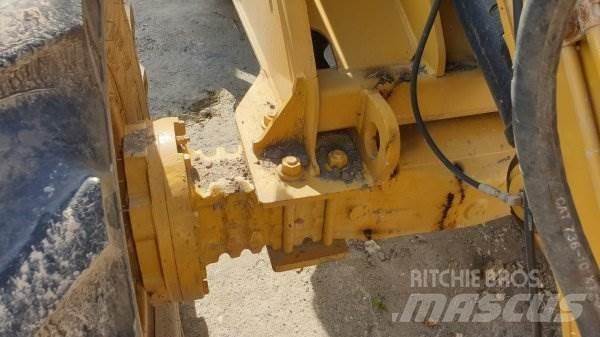 CAT 908 Naudoti ratiniai krautuvai