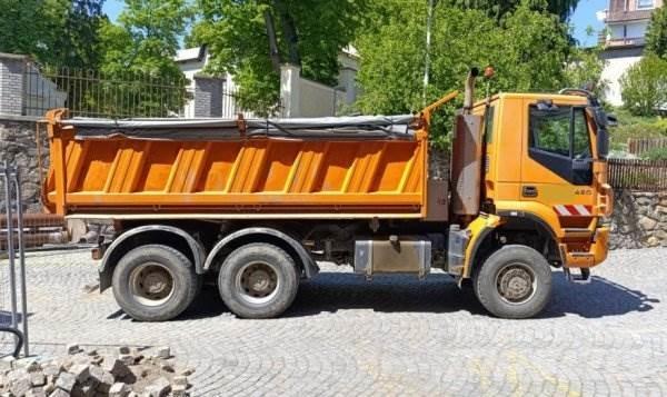 Iveco B066 Savivarčių priekabų vilkikai