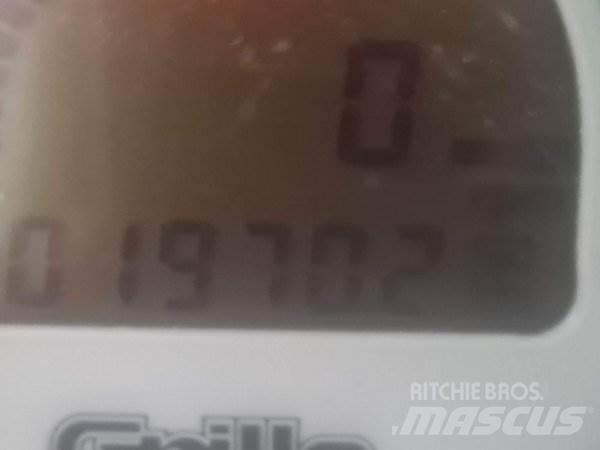  _JINÉ GRILLO FD 13.09 Sodo traktoriukai-vejapjovės