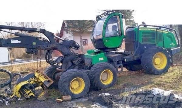 John Deere 1270 E 6W Miško pjovimo technika
