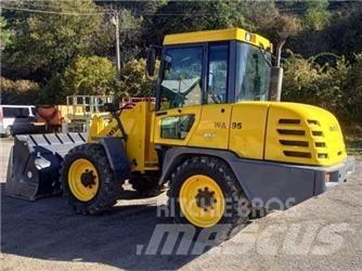 Komatsu WA 95 Naudoti ratiniai krautuvai