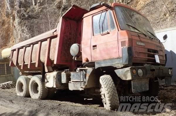 Tatra 815 Savivarčių priekabų vilkikai