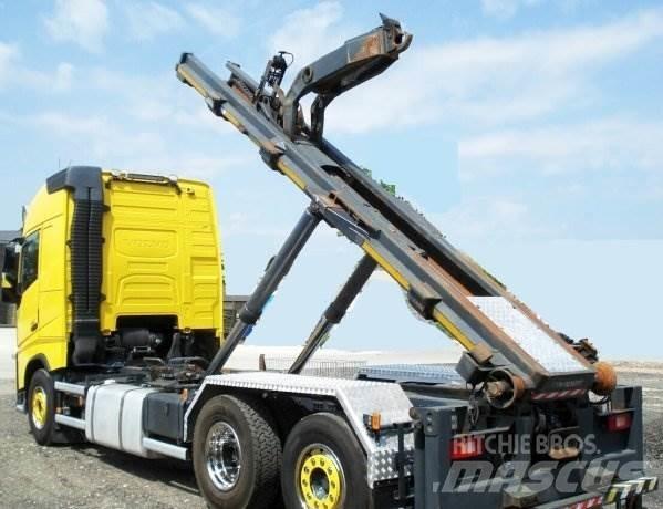 Volvo 500 +Combi-Lift Sunkvežimiai su keliamuoju kabliu