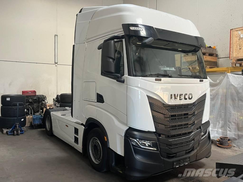 Iveco S-Way AS 440 Naudoti vilkikai