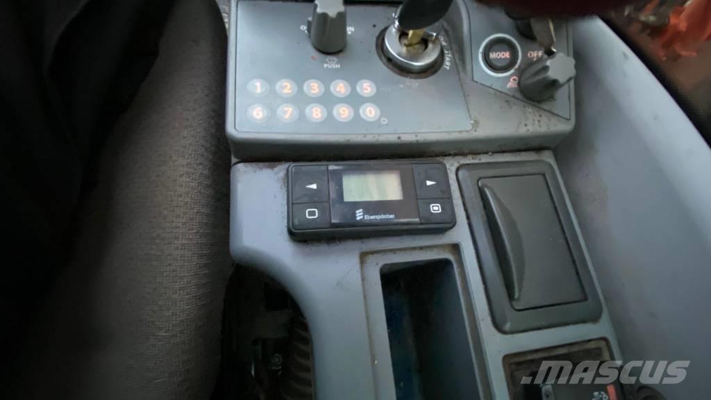 Hitachi ZX 210 LC-6 Vikšriniai ekskavatoriai