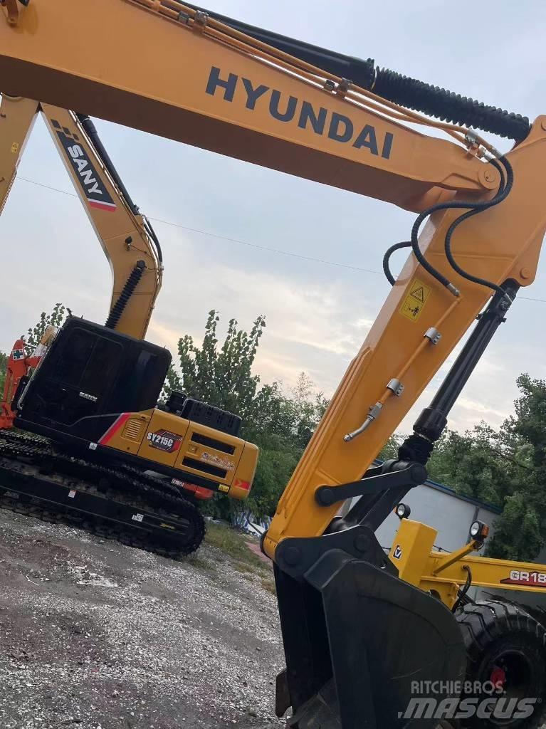 Hyundai R220 Vikšriniai ekskavatoriai