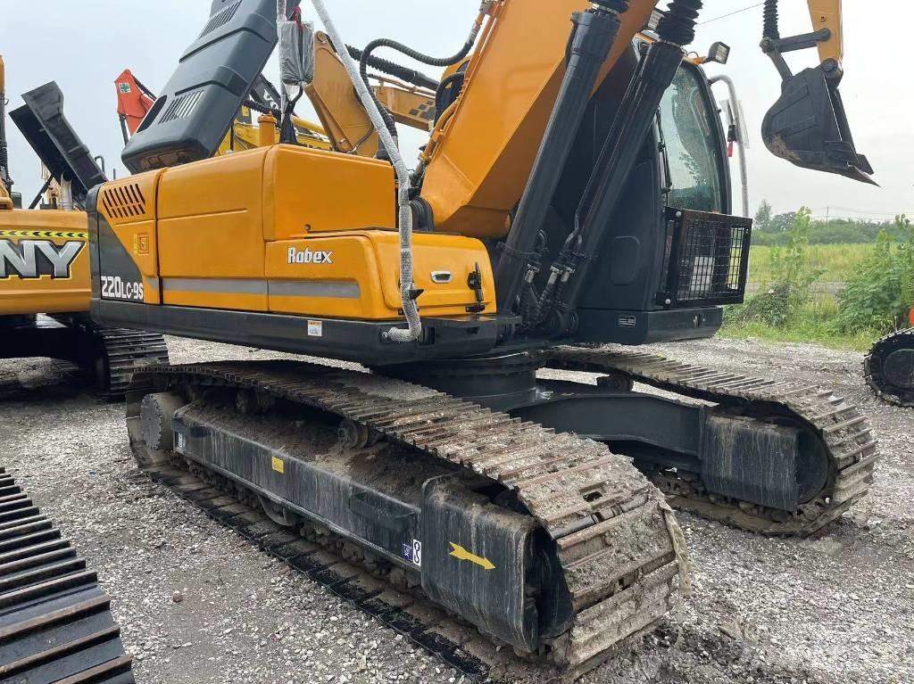 Hyundai R220 Vikšriniai ekskavatoriai