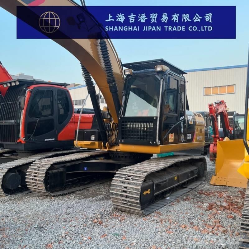 CAT 323 D Vikšriniai ekskavatoriai