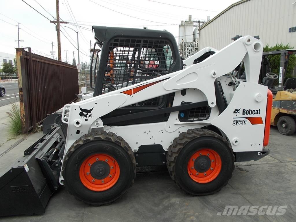 Bobcat S770 Krautuvai su šoniniu pasukimu