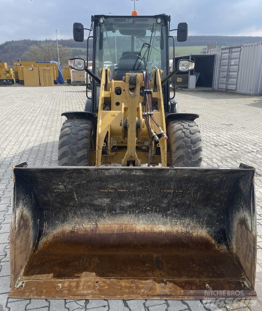 CAT 906 M Naudoti ratiniai krautuvai