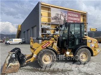 CAT 906 M Naudoti ratiniai krautuvai