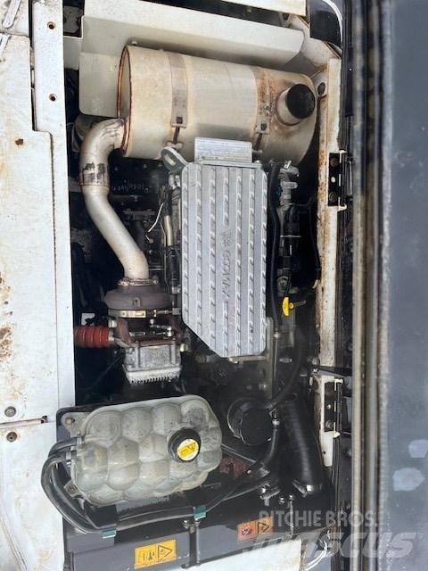 JCB JS145LCD Vikšriniai ekskavatoriai