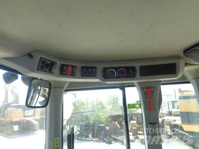 CAT 930M Naudoti ratiniai krautuvai