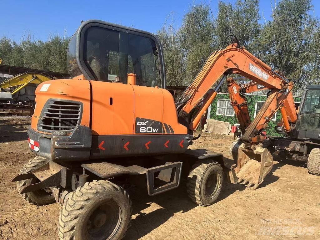 Doosan DX60W Mini ekskavatoriai < 7 t