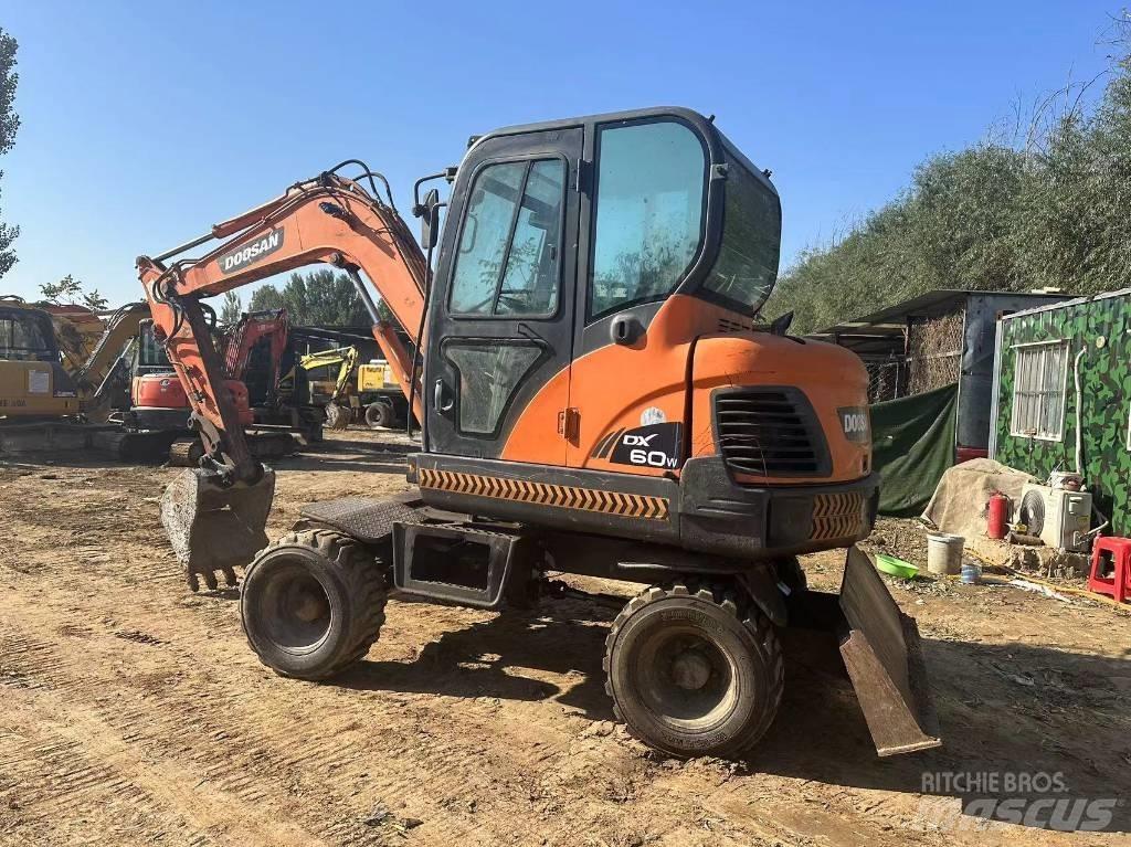 Doosan DX60W Mini ekskavatoriai < 7 t