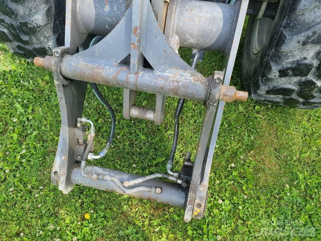 Volvo L25B Krautuvai su šoniniu pasukimu