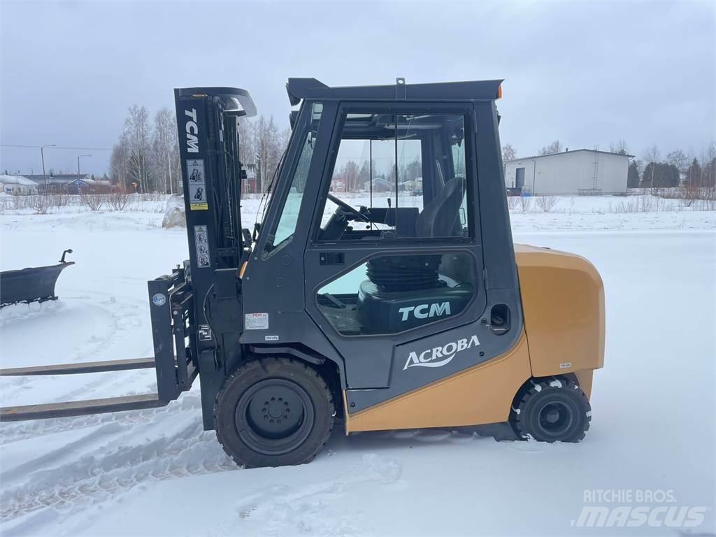 TCM FA 30D ACROBA Dyzeliniai krautuvai