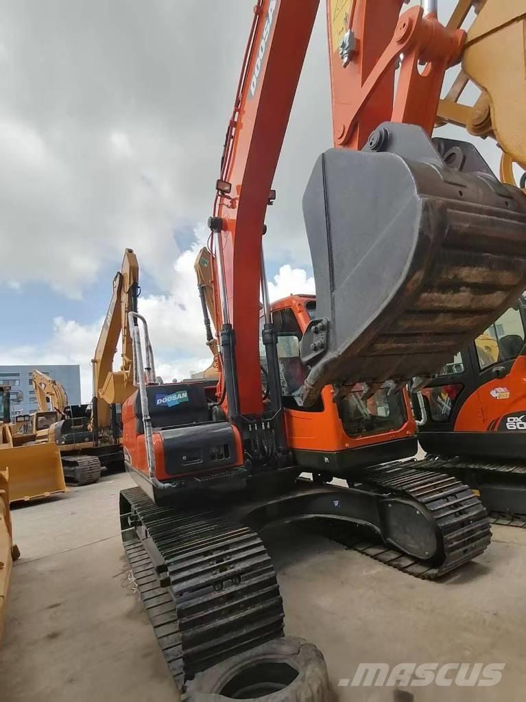 Doosan DX 140 Vikšriniai ekskavatoriai