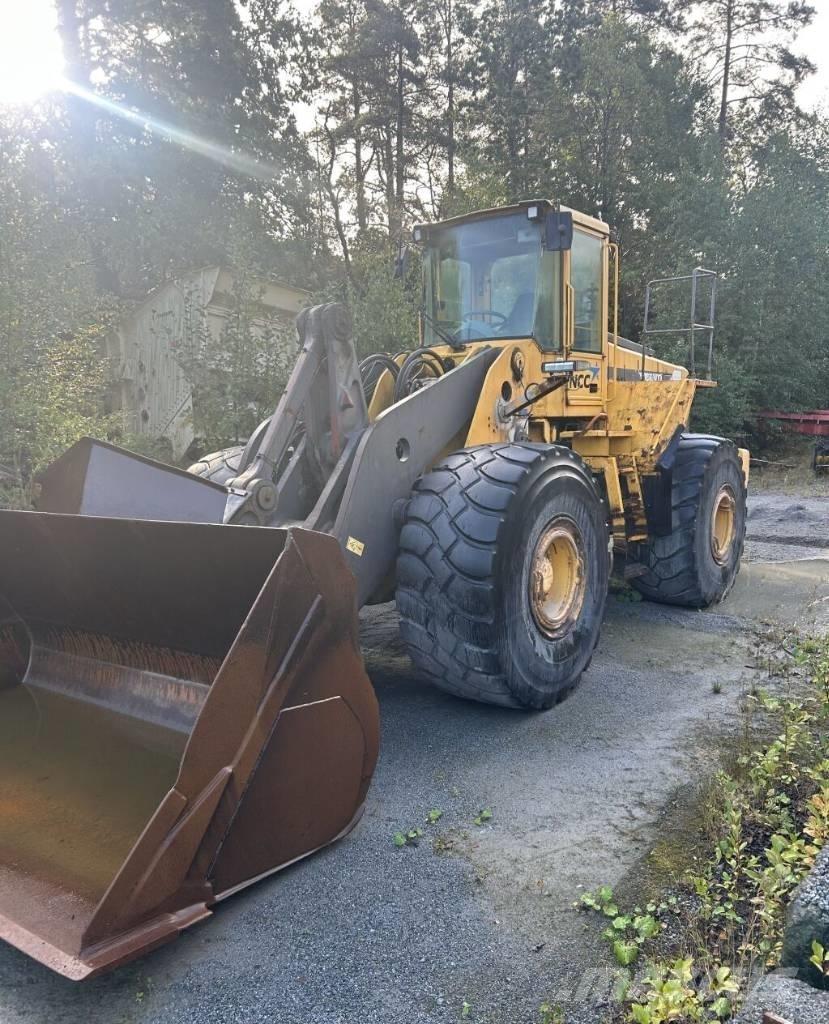 Volvo L 220 D Naudoti ratiniai krautuvai
